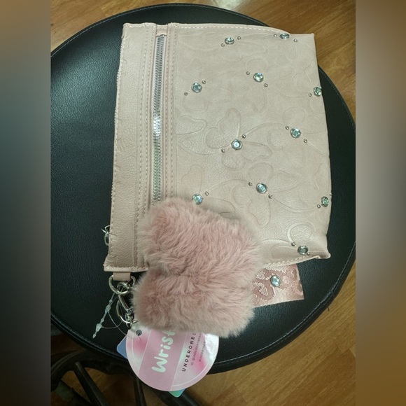 Random Cosmetic Bags - Picture 3 of 7